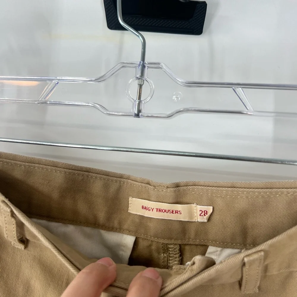 Levi’s High Rise Baggy Trousers in Tan - Picture 3 of 8